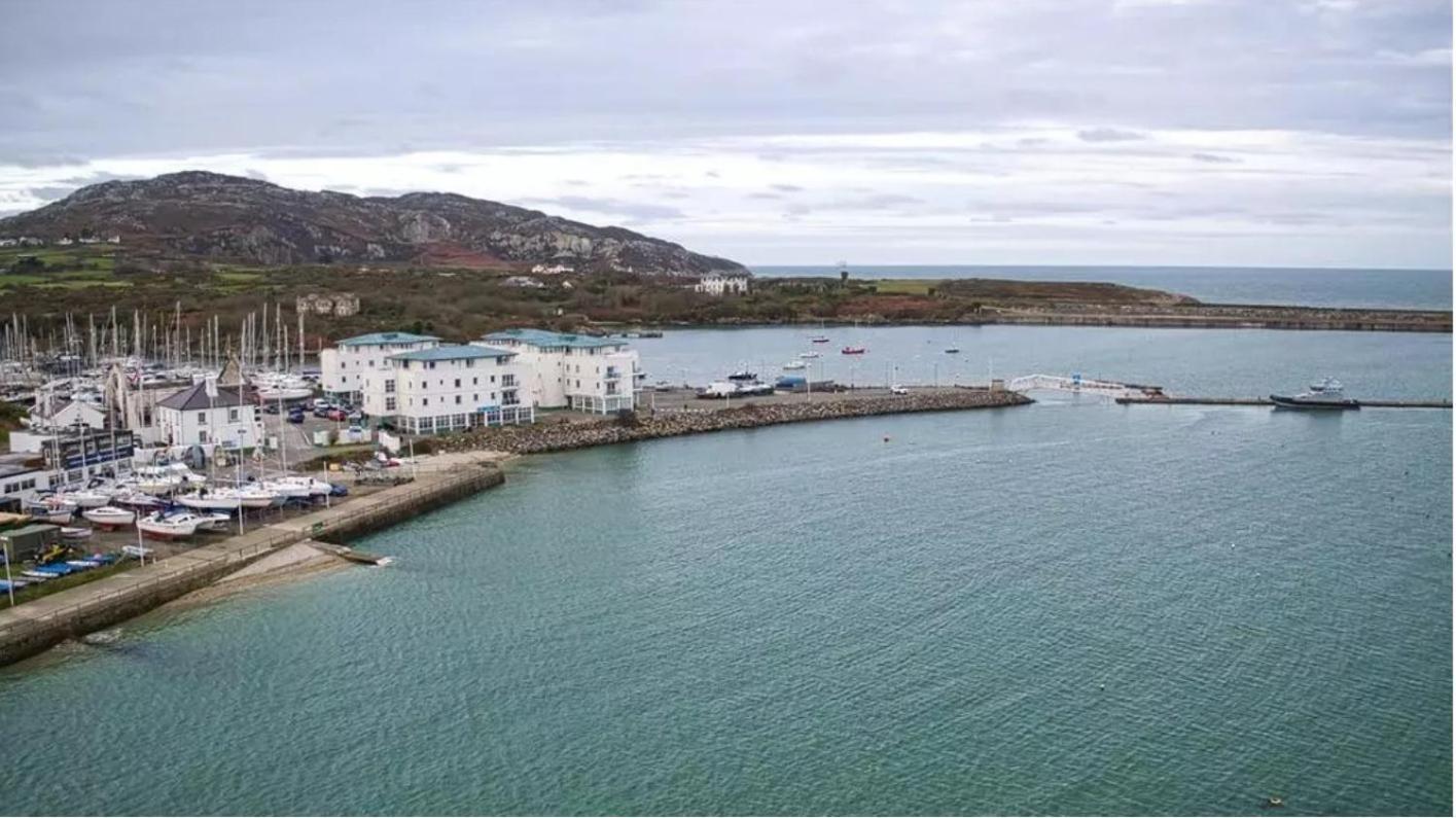 Marina Sea View Apt - Second Floor With Lift, Modern Holyhead Buitenkant foto